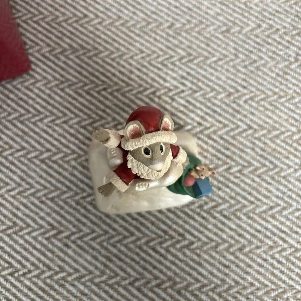 Vintage 1990 Hallmark Tender Touches SANTA IN CHIMNEY Mouse Figurine